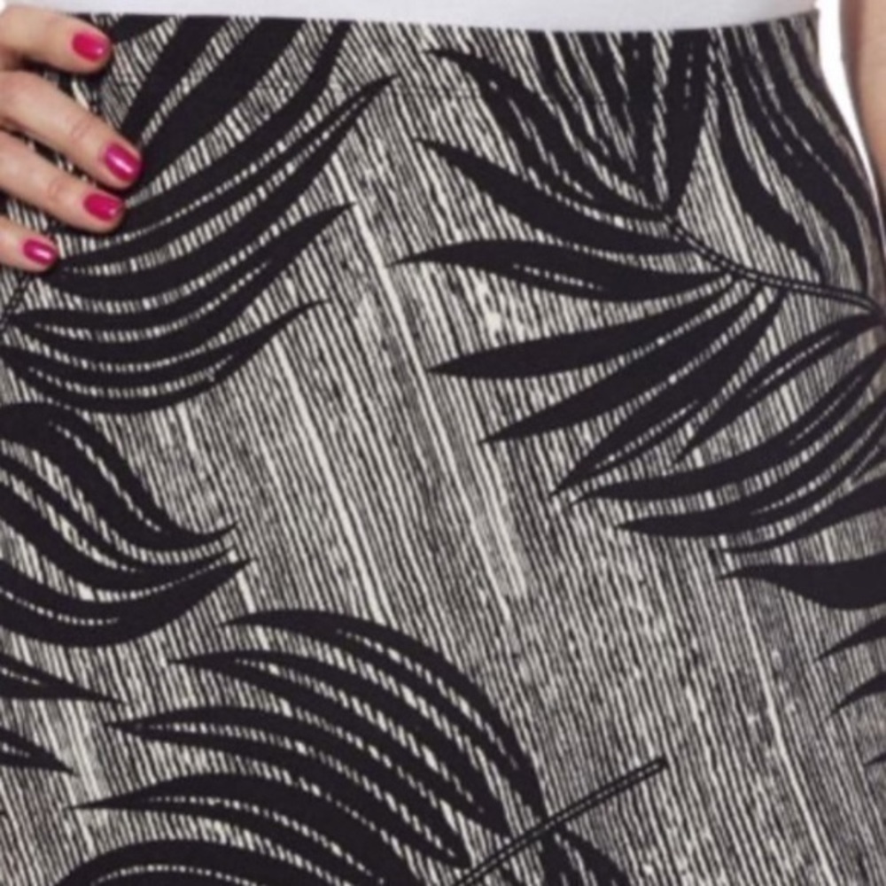 Matty M black and white maxi tropical skirt - Picture 8 of 8